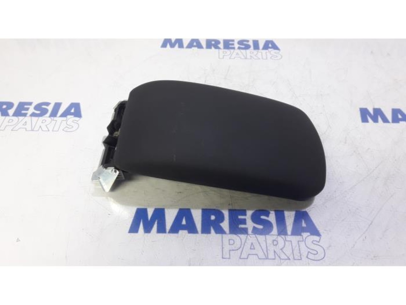 Citroen - DS4 - Armrest