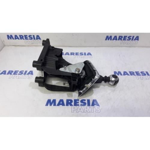 Citroen - DS4 - Gear stick