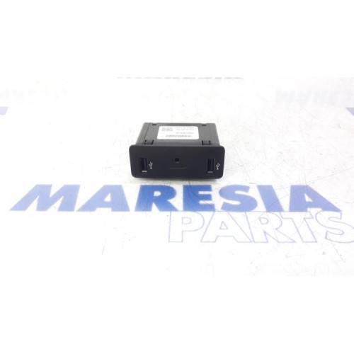 Renault - Megane - AUX/USB aansluiting