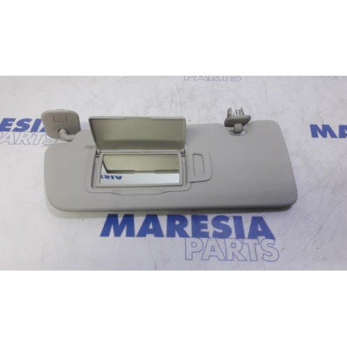 Renault - Megane - Sun visor