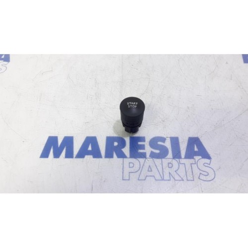 Renault - Megane - Start/Stop schakelaar
