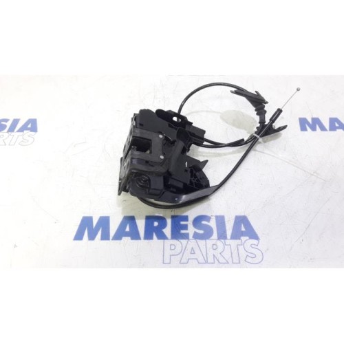 Renault - Megane - Front door lock mechanism 4-door, right