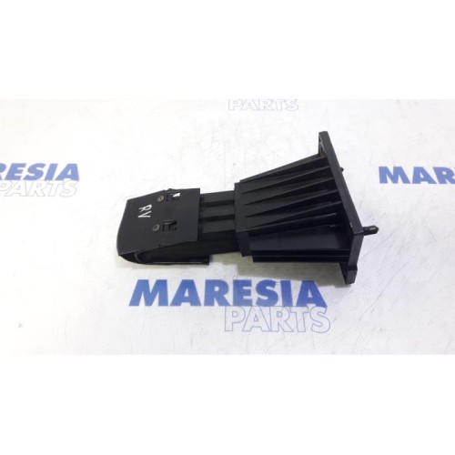 Alfa Romeo - Giulietta - Front bumper bracket, right