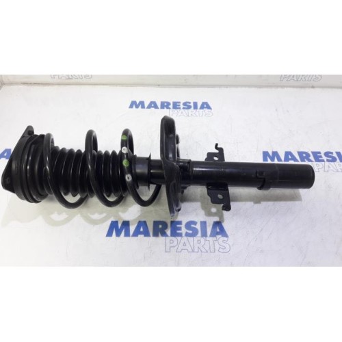 Renault - Megane - Front shock absorber rod, right