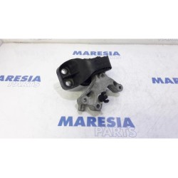 Renault - Megane - Engine mount