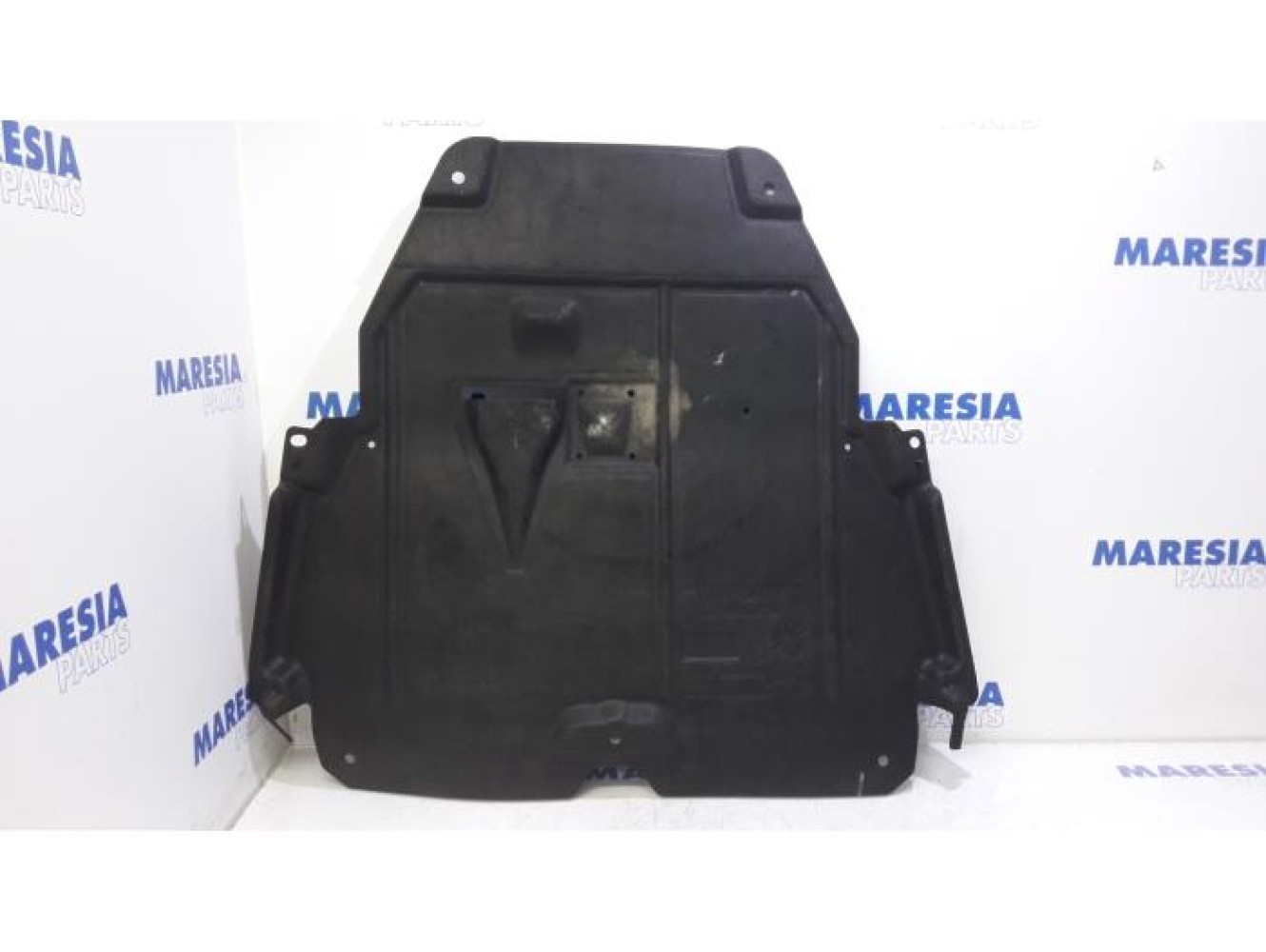Renault - Megane - Engine protection panel