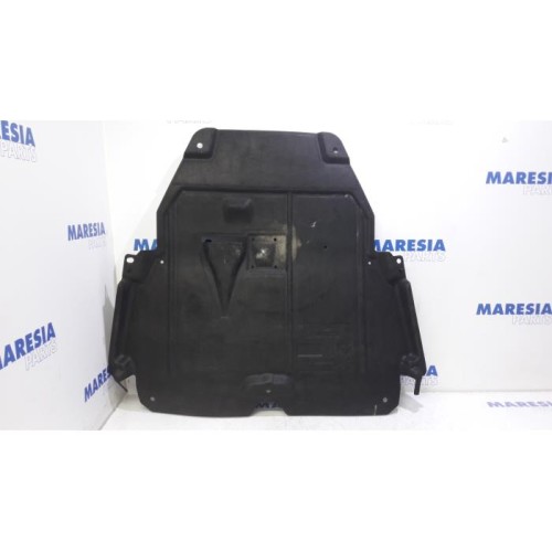 Renault - Megane - Engine protection panel