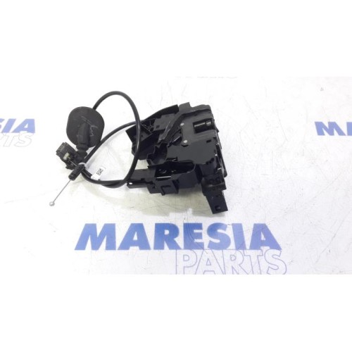 Renault - Megane - Front door lock mechanism 4-door, right