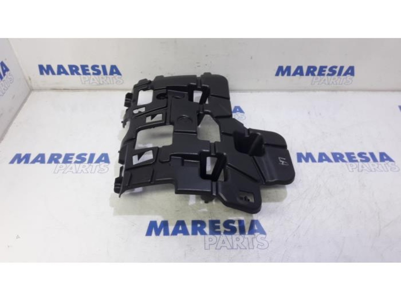 Renault - Megane - Bumperframe achter