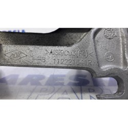 Renault - Megane - Engine mount