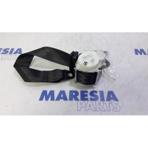Alfa Romeo - Giulietta - Rear seatbelt, left