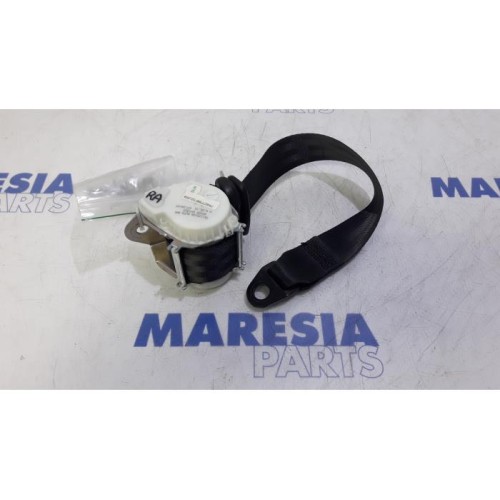 Alfa Romeo - Giulietta - Rear seatbelt, right