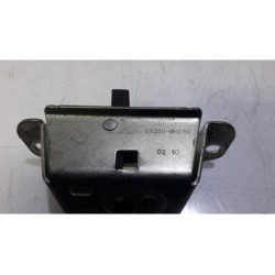 Peugeot - 107 - Tailgate lock mechanism