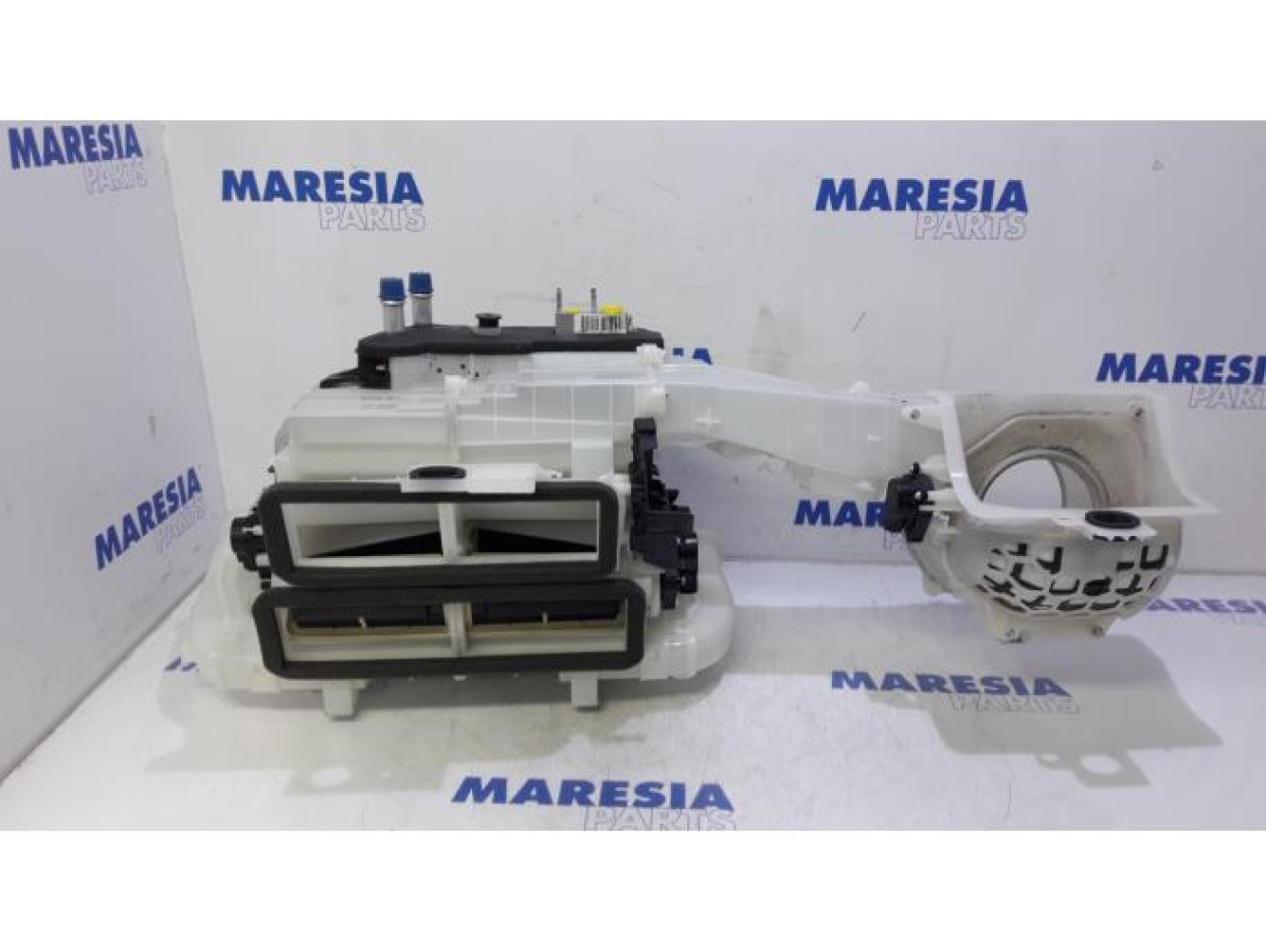 Citroen - C4 Picasso - Heater housing