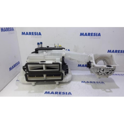 Citroen - C4 Picasso - Heater housing