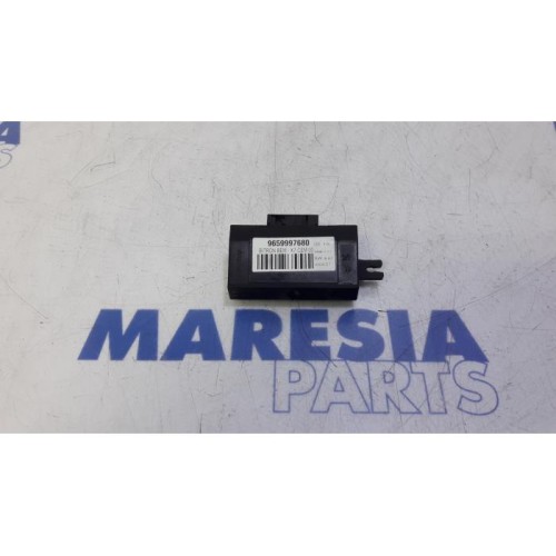 Citroen - C4 Picasso - Central door locking module