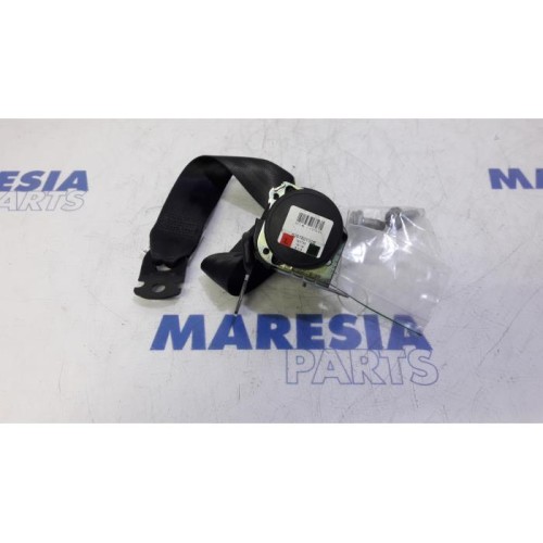 Fiat - Punto - Rear seatbelt, left