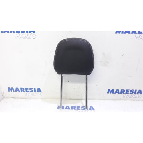 Peugeot - 2008 - Headrest