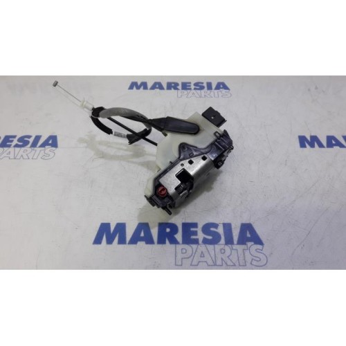 Peugeot - 2008 - Rear door lock mechanism 4-door, left