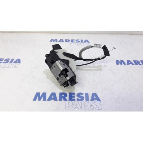 Peugeot - 2008 - Front door lock mechanism 4-door, right