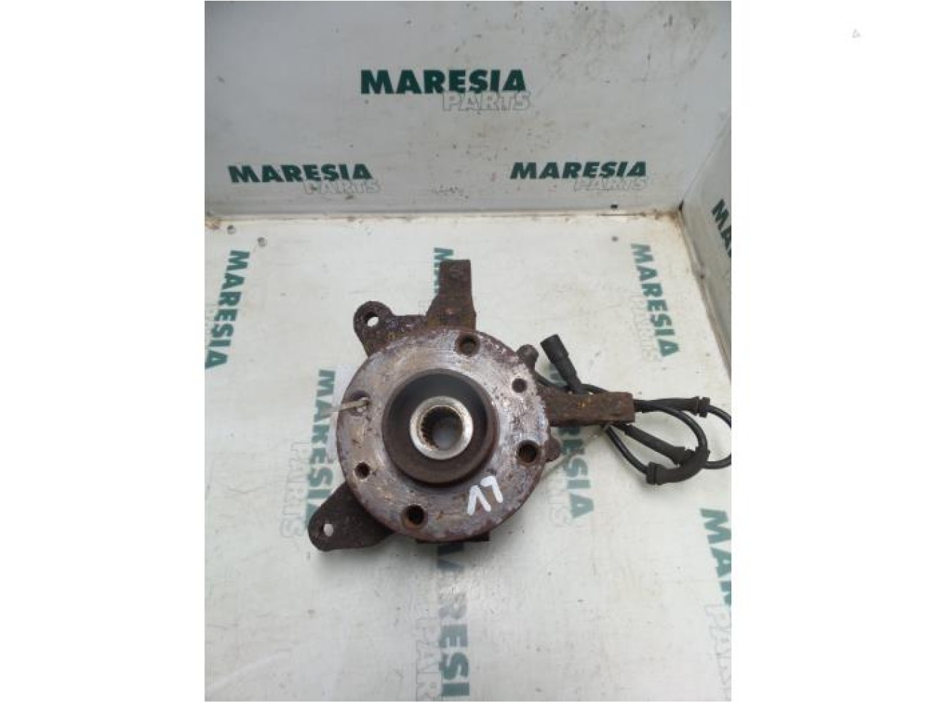 Renault - Megane - Fusee links-voor