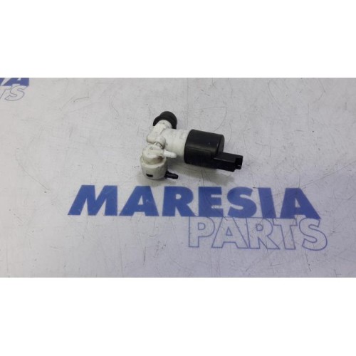 Citroen - C4 Picasso - Windscreen washer pump