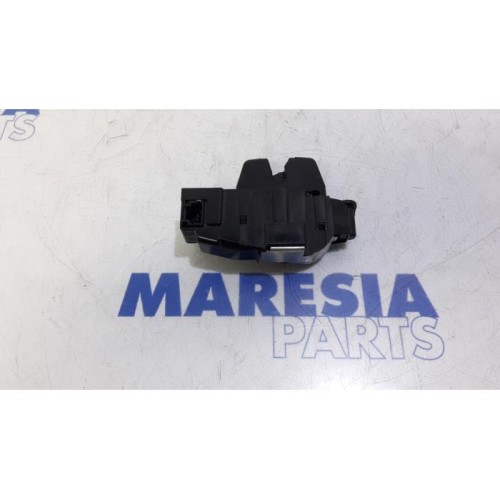 Citroen - Berlingo - Tailgate lock mechanism