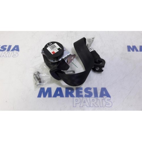 Fiat - Punto Evo - Sicherheitsgurt links hinten