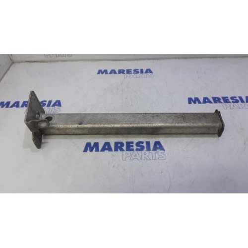 Citroen - C4 Picasso - Subframe