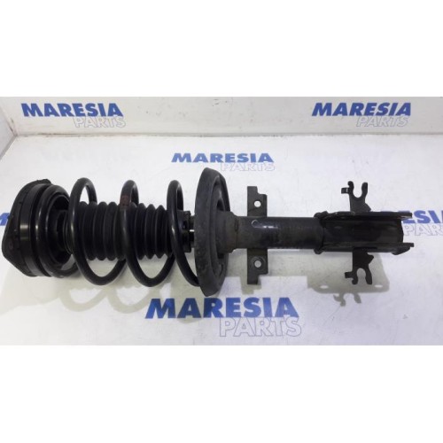 Renault - Laguna - Front shock absorber rod, right