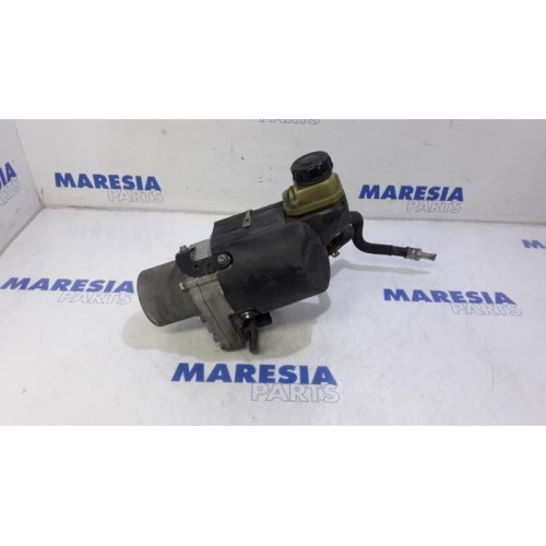 Renault - Laguna - Power steering pump