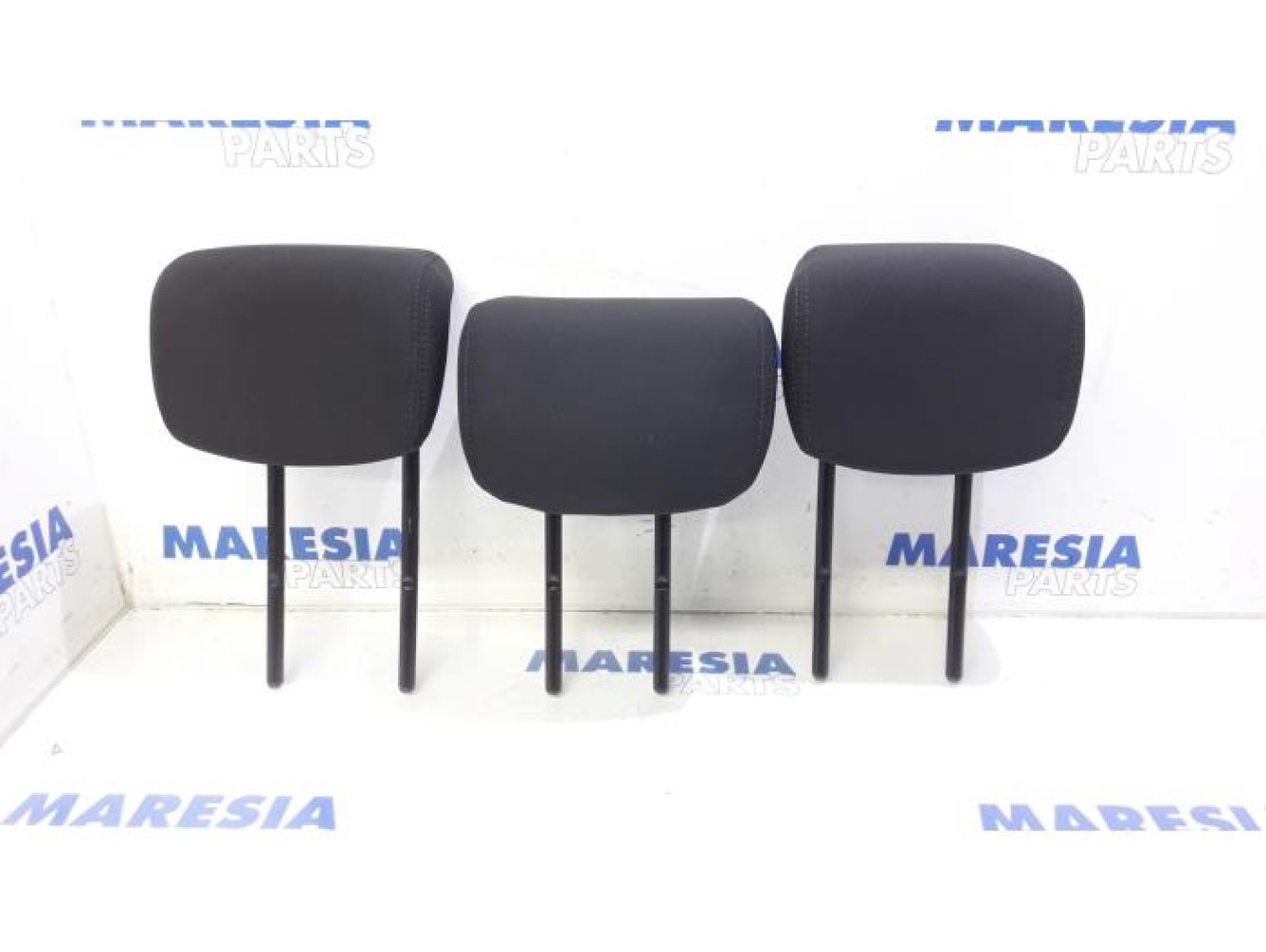 Renault - Laguna - Headrest set