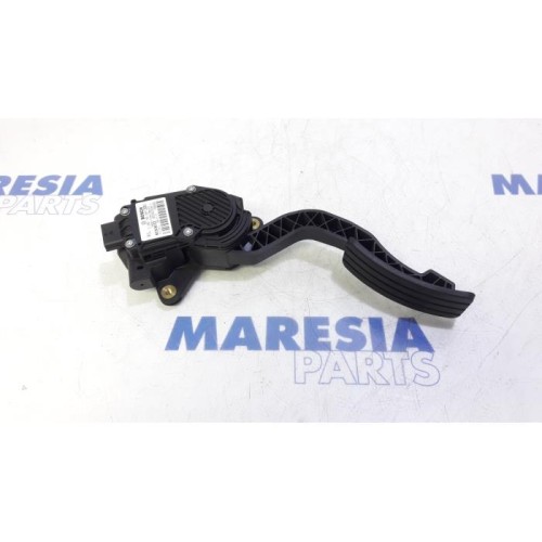 Renault - Laguna - Throttle pedal position sensor