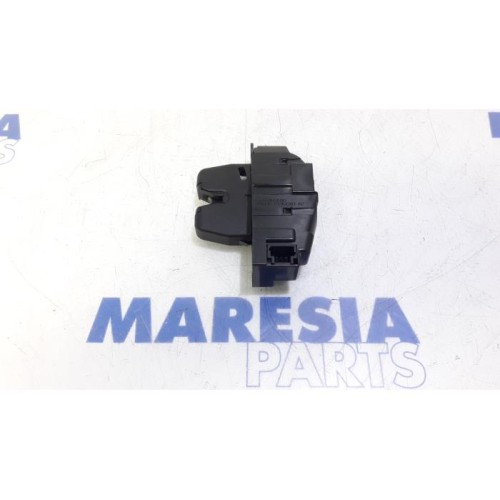 Citroen - C4 Picasso - Tailgate lock mechanism