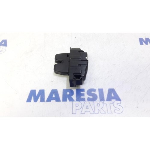 Citroen - C4 Picasso - Tailgate lock mechanism