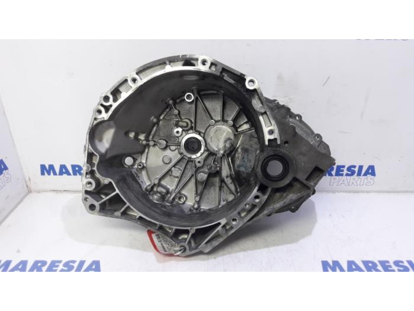 Renault - Laguna - Gearbox casing