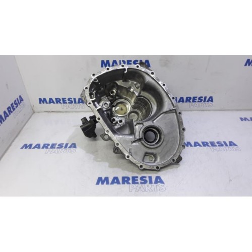 Renault - Laguna - Gearbox casing