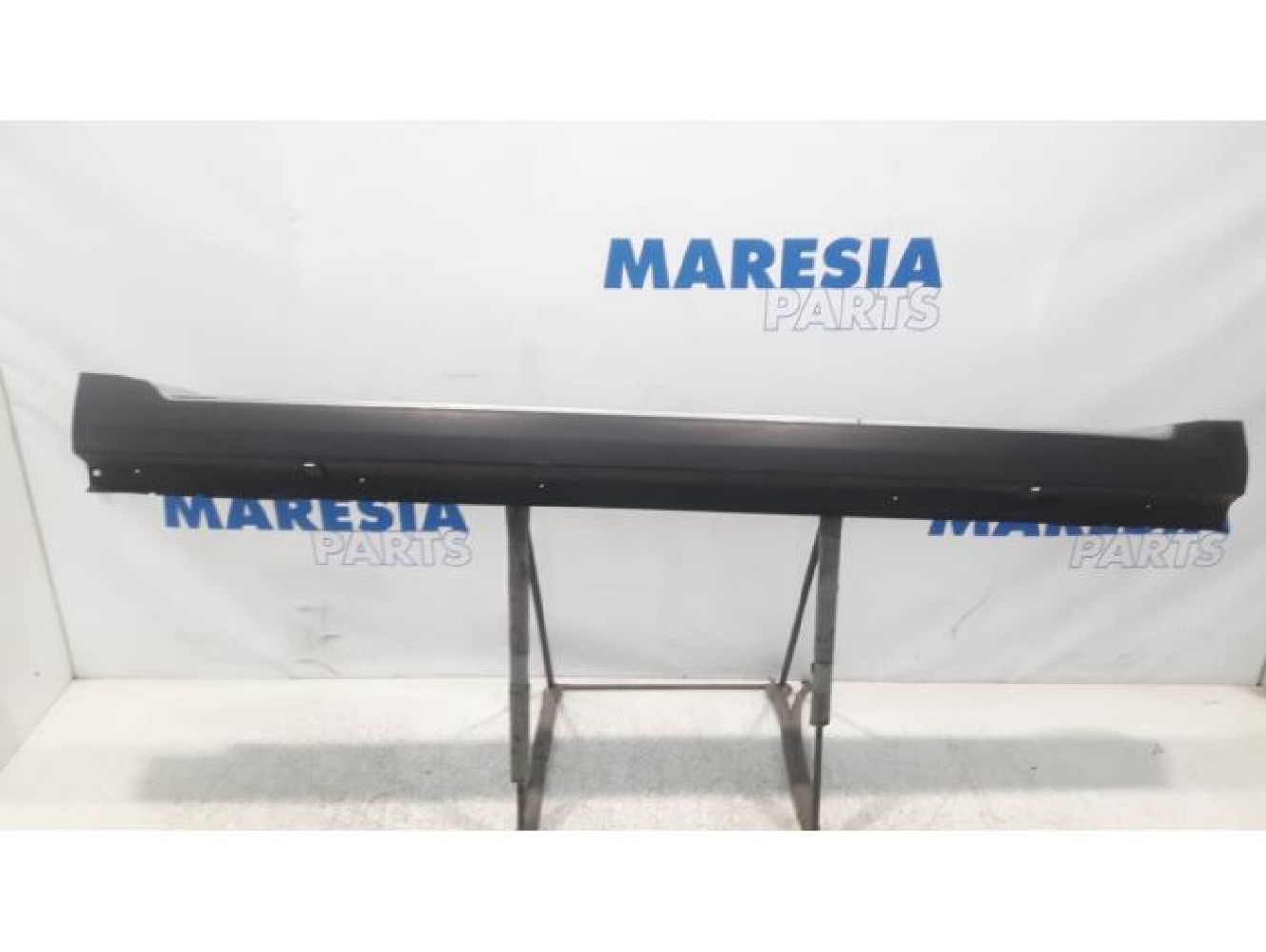 Citroen - C-Crosser - Side skirt, left