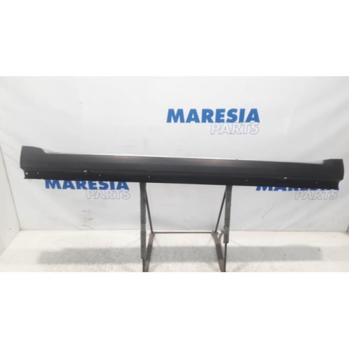 Citroen - C-Crosser - Side skirt, left