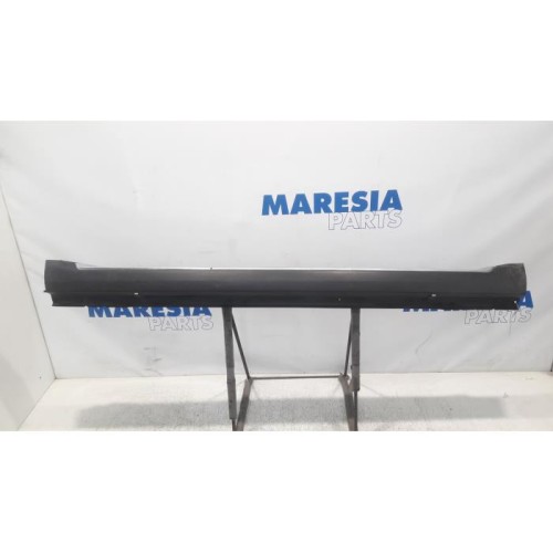 Citroen - C-Crosser - Side skirt, right