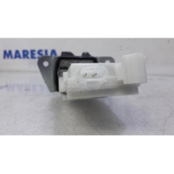 Citroen - C-Crosser - Tailgate lock mechanism