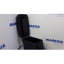 Citroen - C-Crosser - Armrest