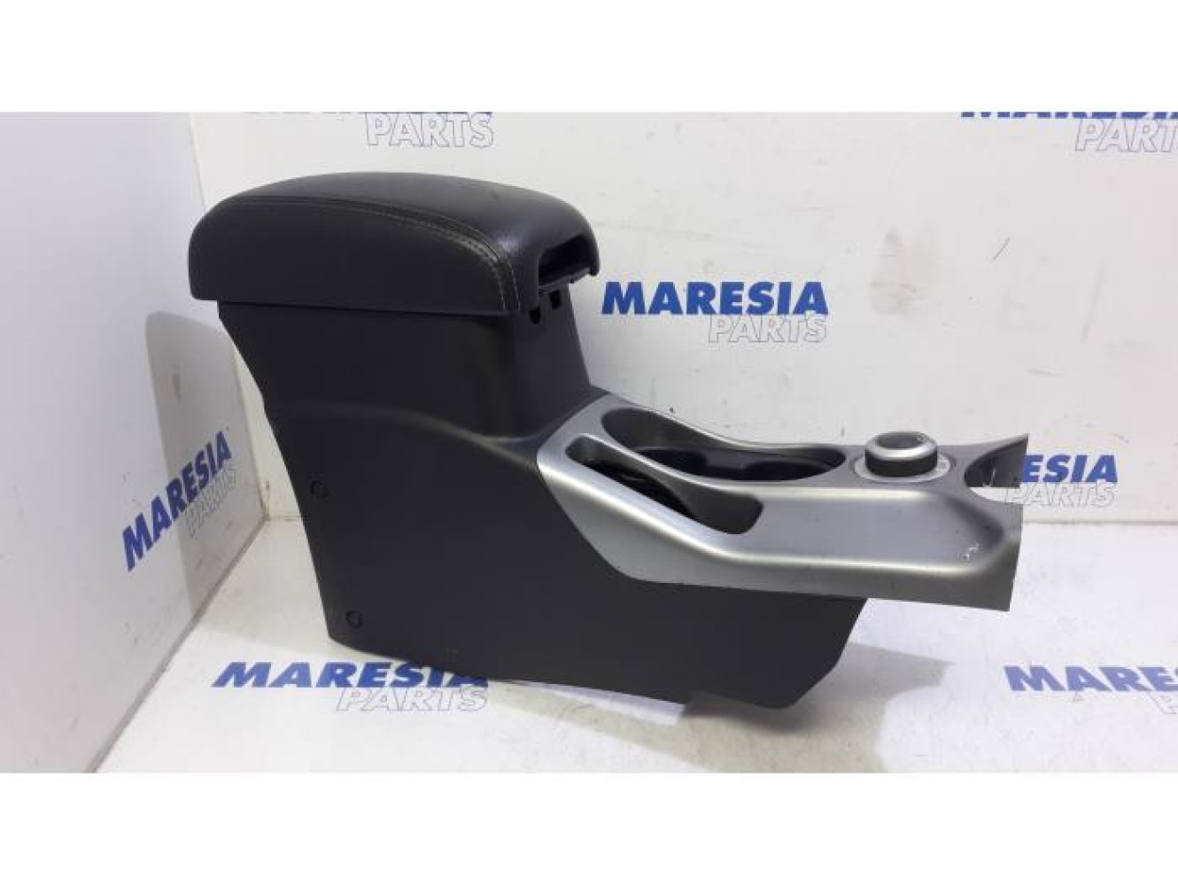 Citroen - C-Crosser - Armrest