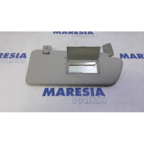 Peugeot - 5008 - Sun visor
