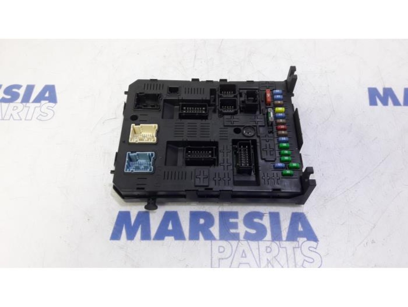 Citroen - C4 Picasso - Fuse box