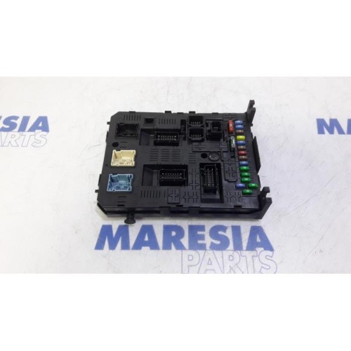 Citroen - C4 Picasso - Fuse box
