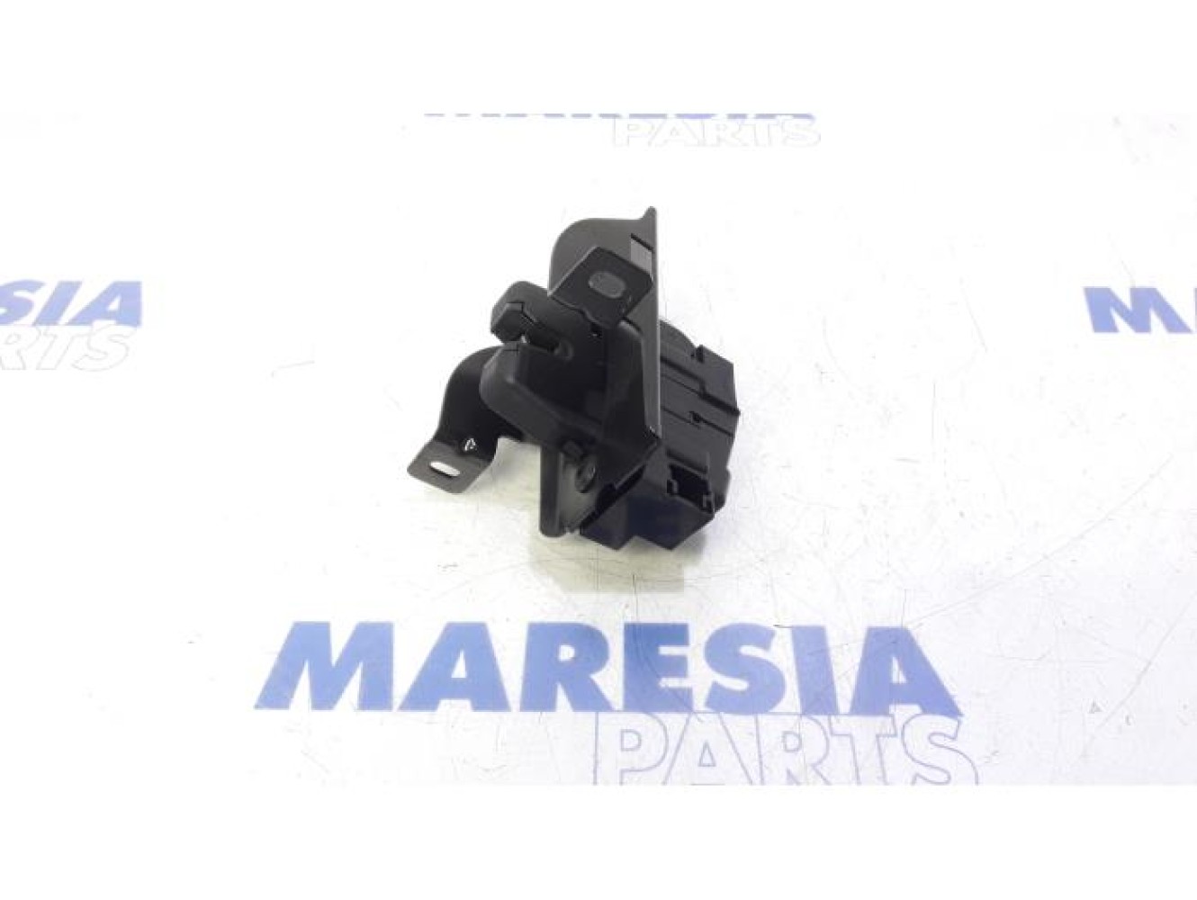 Citroen - C4 Picasso - Tailgate lock mechanism