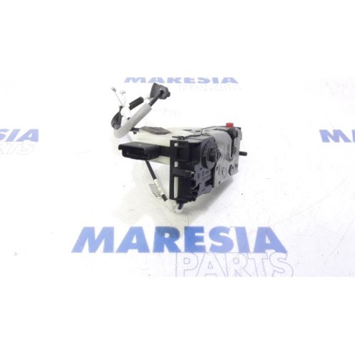 Peugeot - 2008 - Rear door mechanism 4-door, right
