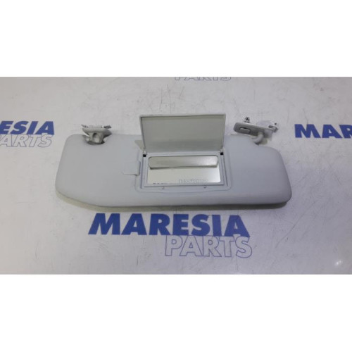 Peugeot - 2008 - Sun visor