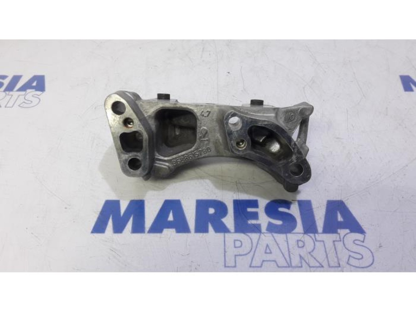 Citroen - DS5 - Engine mount
